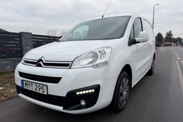 Przebieg: 116000km,kamerka cofanie ,orginał lakier